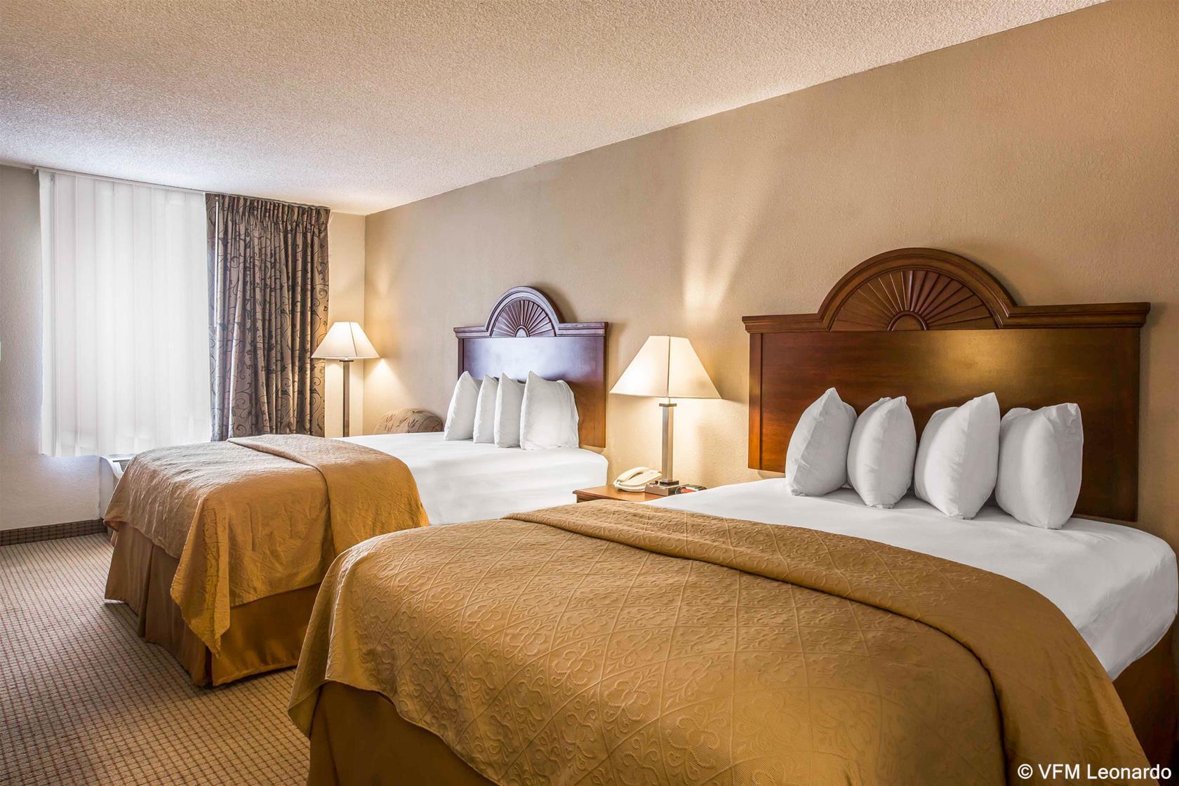 Quality Inn & Suites Near Lake יופאלה מראה חיצוני תמונה