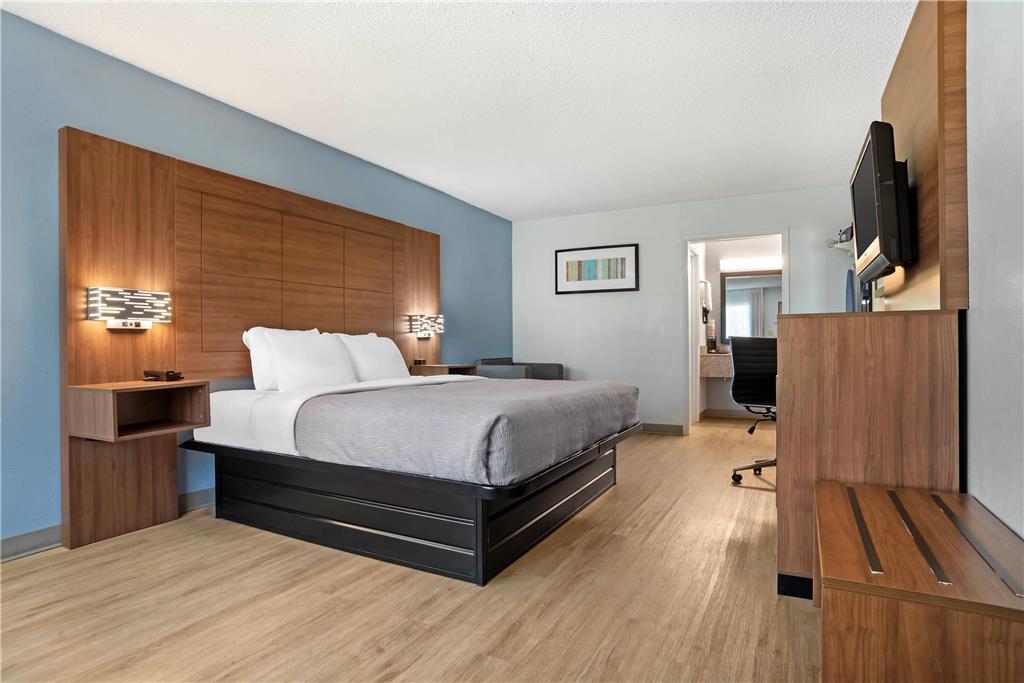 Quality Inn & Suites Near Lake יופאלה חדר תמונה