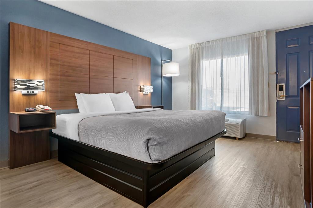 Quality Inn & Suites Near Lake יופאלה חדר תמונה