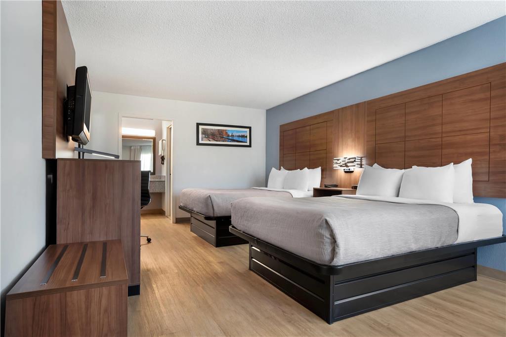 Quality Inn & Suites Near Lake יופאלה חדר תמונה
