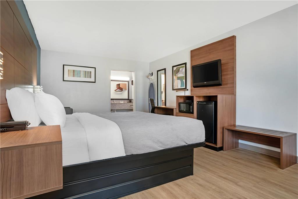 Quality Inn & Suites Near Lake יופאלה חדר תמונה