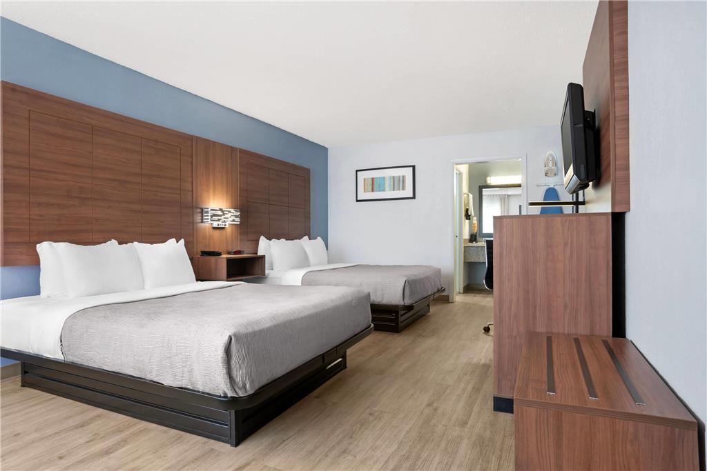 Quality Inn & Suites Near Lake יופאלה חדר תמונה