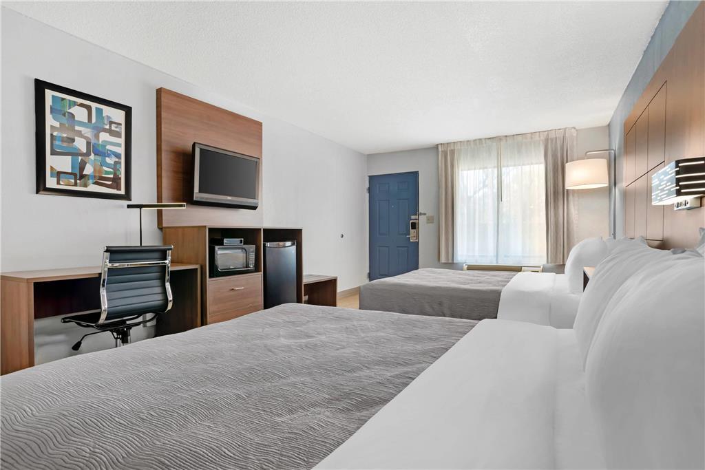 Quality Inn & Suites Near Lake יופאלה חדר תמונה