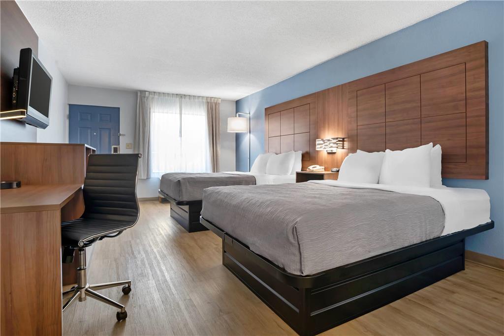 Quality Inn & Suites Near Lake יופאלה חדר תמונה